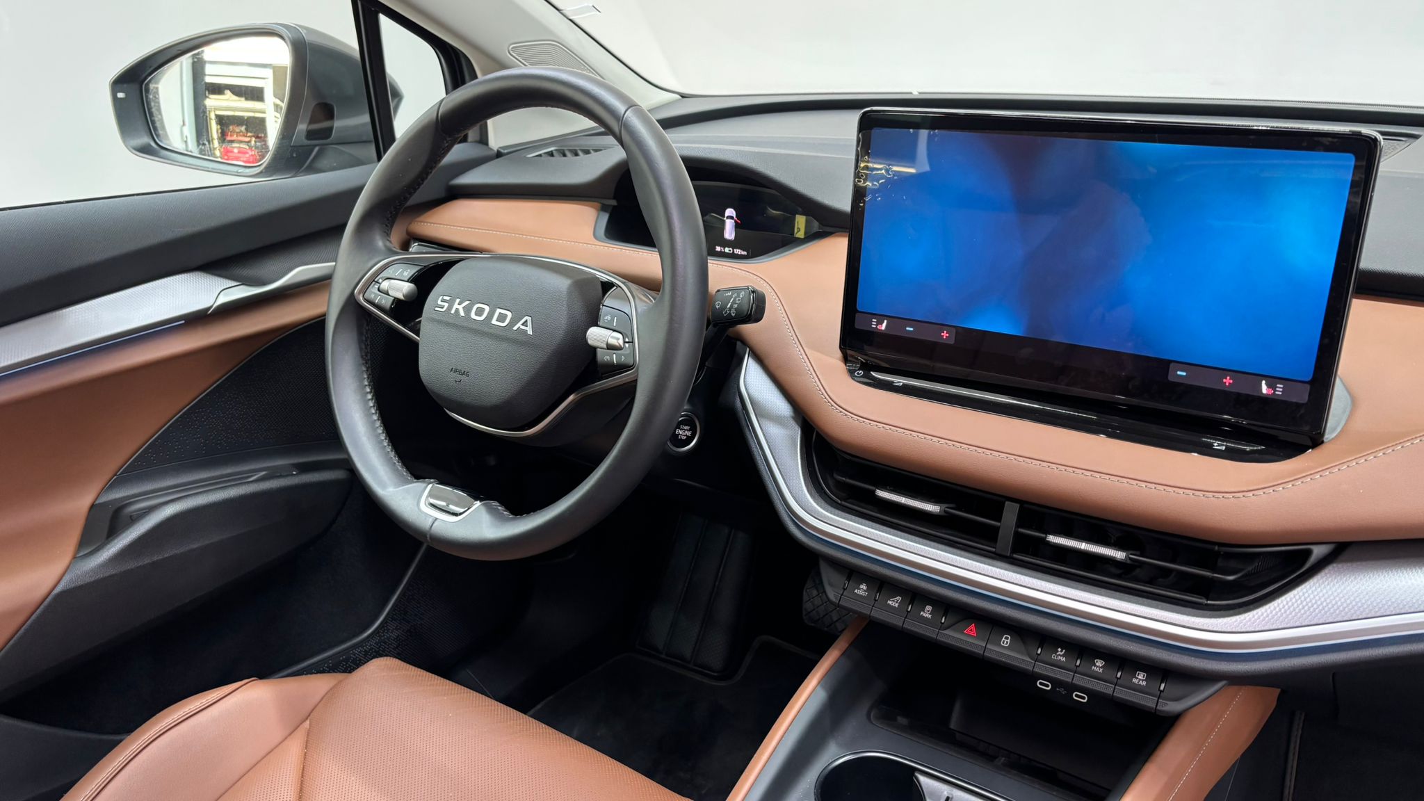 SKODA ENYAQ 9